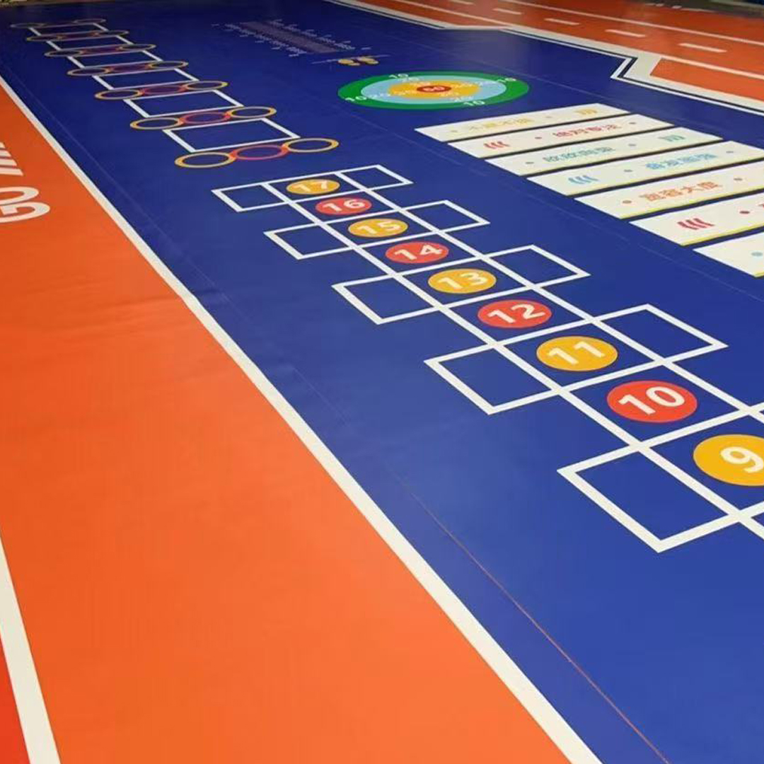 أرضيات PVC مخصصة لمناطق اللعب