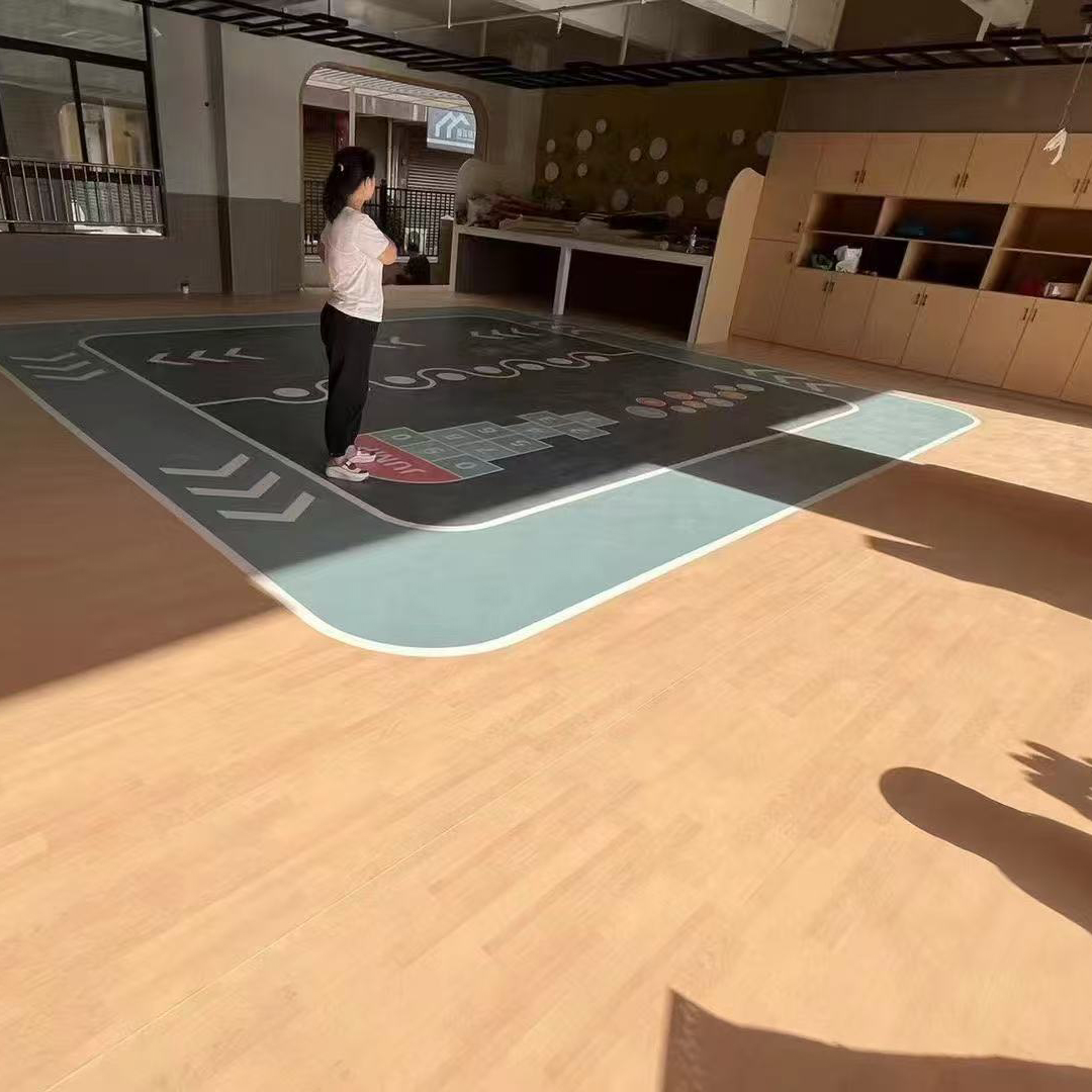 أرضيات PVC مخصصة للصالات الرياضية